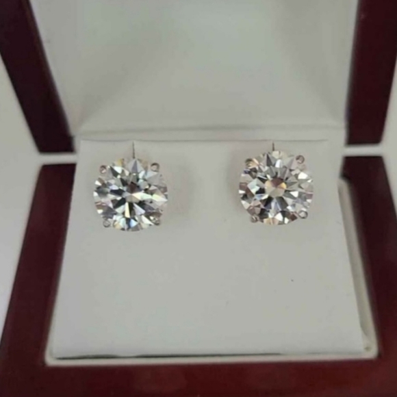 Elegant 6ct Certified Moissanite Silver Stud Earrings - Picture 3 of 10